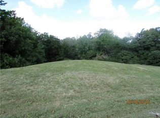 1043 W Woodridge Rd, Waxahachie, TX 75165