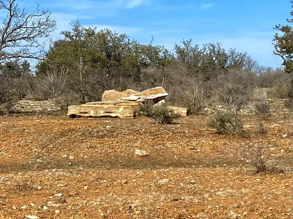 12 Jack Rabbit Rd, Doss, TX 78618