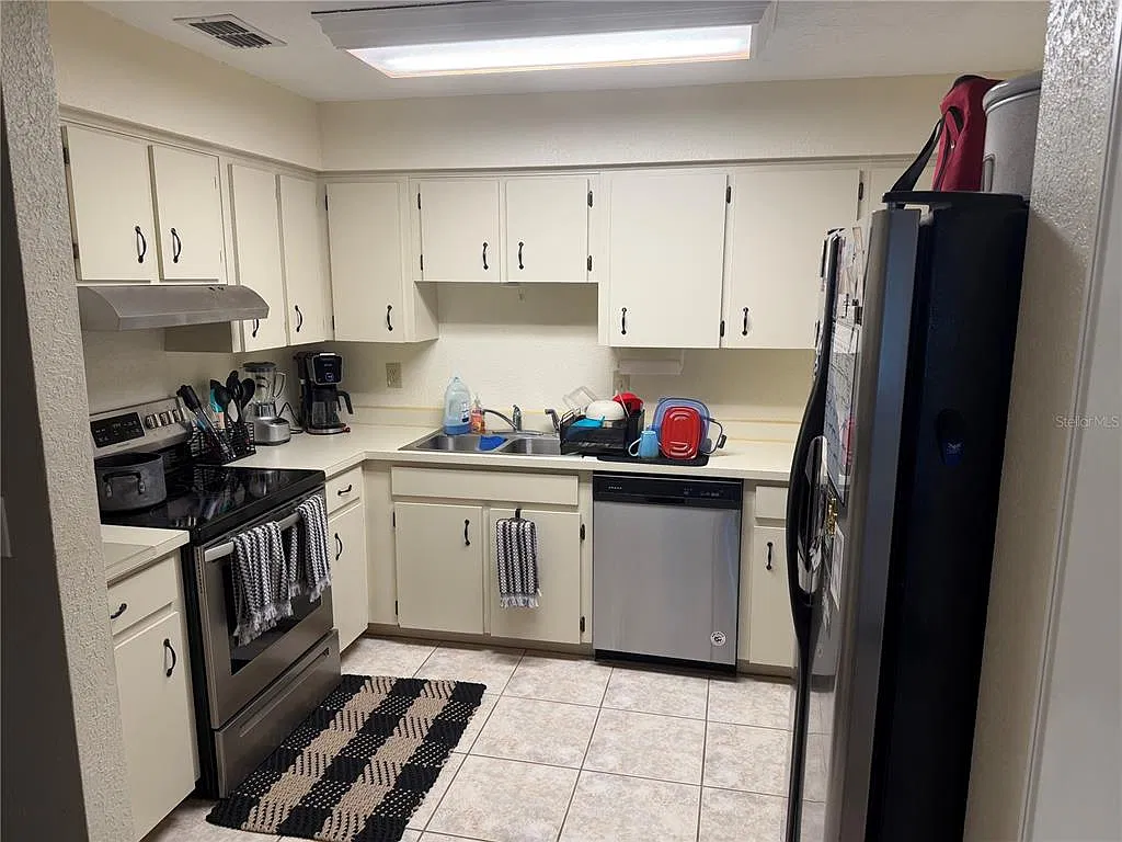 3 bed, 2.0 bath, 1198 sqft, $1,700 — Photo 4