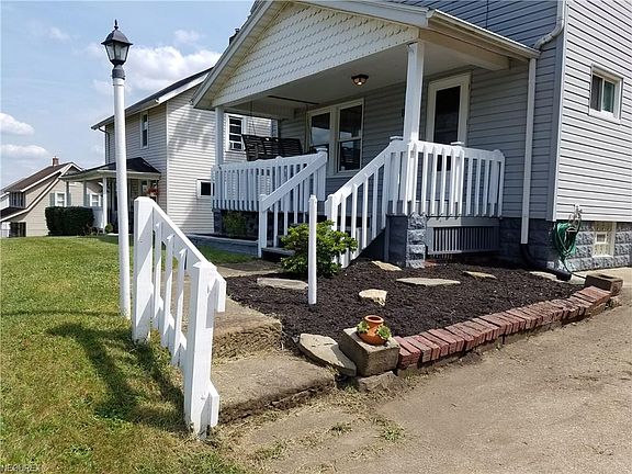 3rd image of 1524 31st St NE