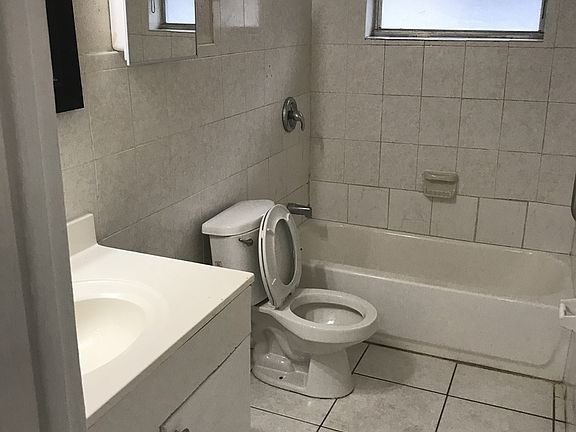 4th image of 1535 NW 8th Ave