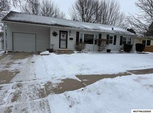 115 S Hampshire Pl, Mason City, IA 50401