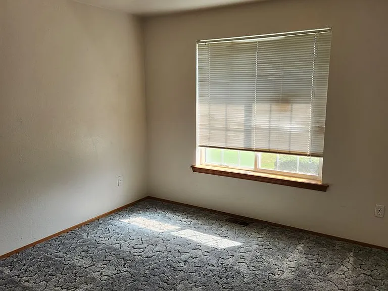 501 Jamie Dr — Photo 9