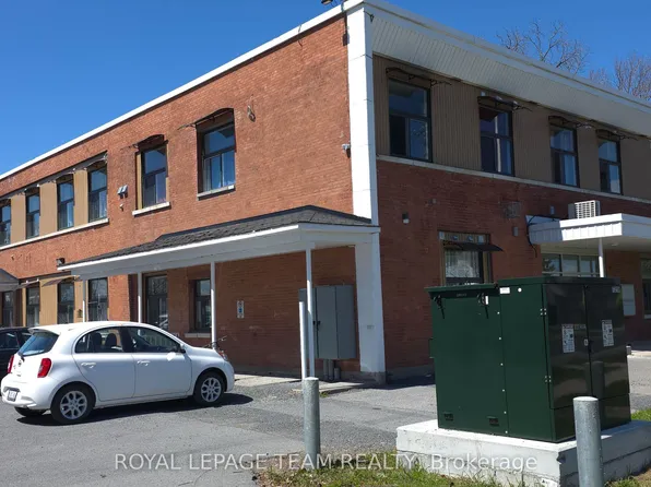 822 Marlborough St N, Cornwall, ON K6H 4B4