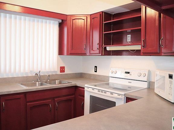 5th image of 2936 S Cedar St APT 3