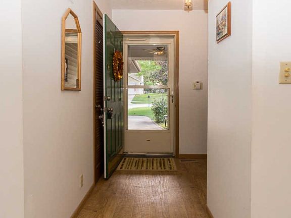 4th image of 2200 Vancouver Dr