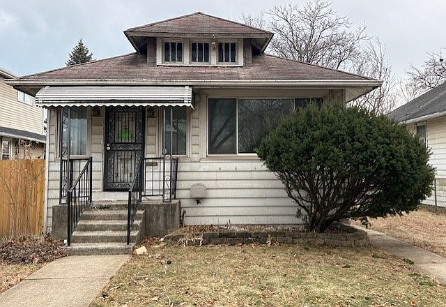 1st image of 10607 S May St