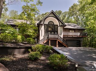 113 Oak Ridge Dr E, Burr Ridge, IL 60527