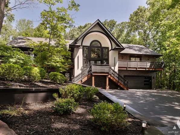 113 Oak Ridge Dr E, Burr Ridge, IL 60527