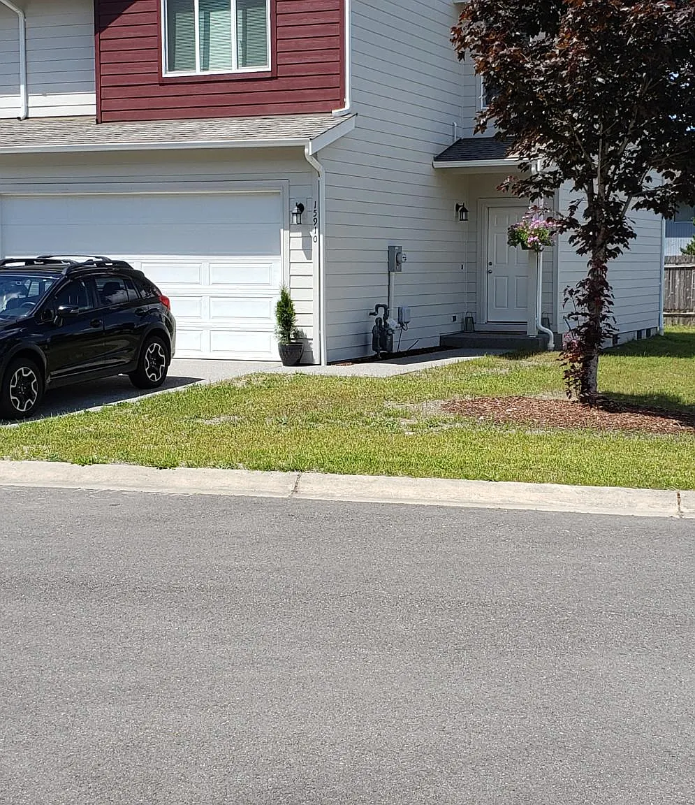 15910 39th Ave E — Photo 2
