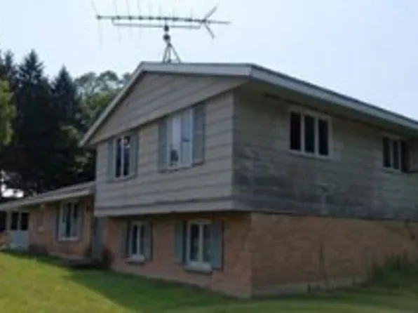 11795 Main St, Versailles, NY 14168