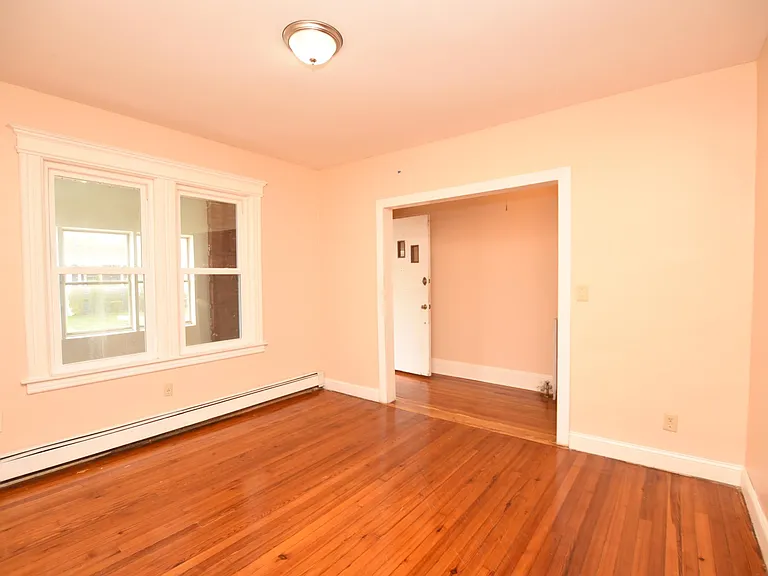 176 Adelaide St #1 — Photo 11