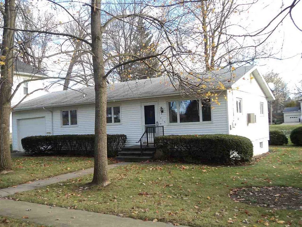 3 bed, 1200 sqft, $1,500 — Photo 2