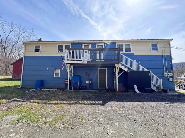 20 Oak Hill School Road, Pownal, VT 05261
