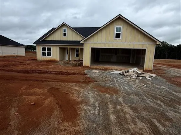 1097 30th St, Valley, AL 36854