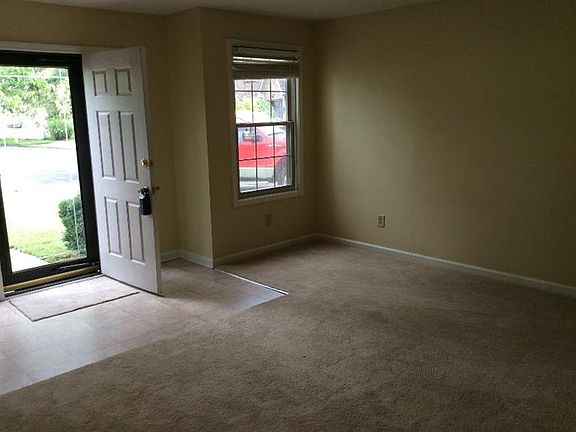 4th image of 2105 Cheraw Ct