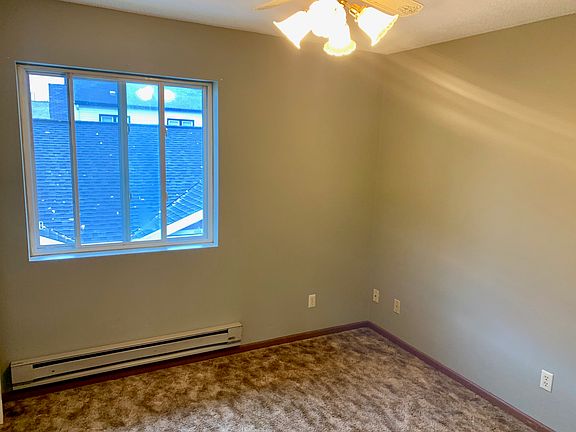 3rd image of 1413 Caledonia St #1413