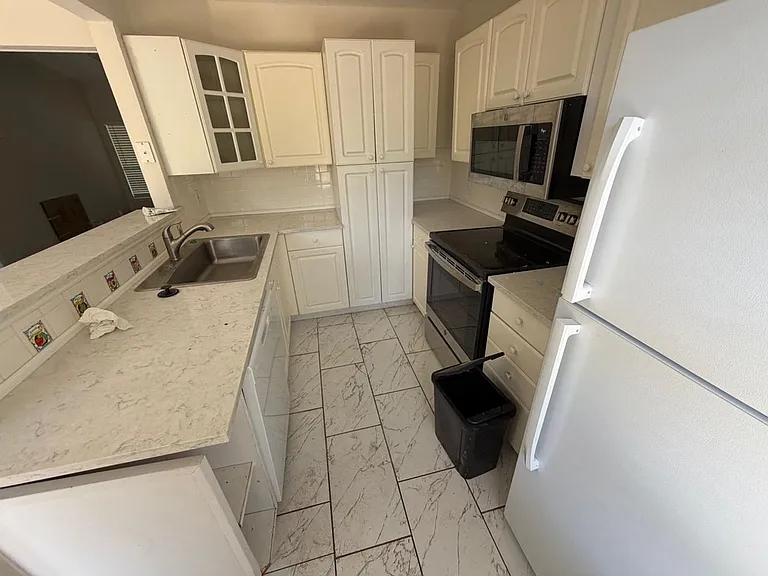9405 Newberry Dr — Photo 20