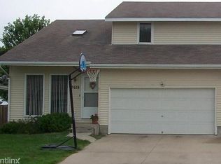 2619-2621 Seaton St, Fremont, NE 68025