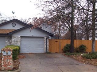 300 Lochridge Dr, Azle, TX 76020