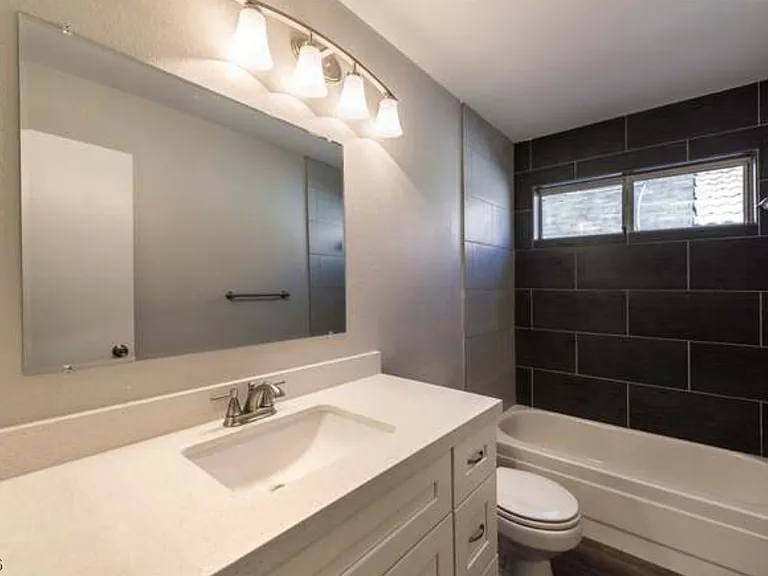 1012 Holliston Cir — Photo 10
