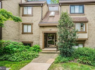 1664 Parkcrest Cir, Reston, VA 20190