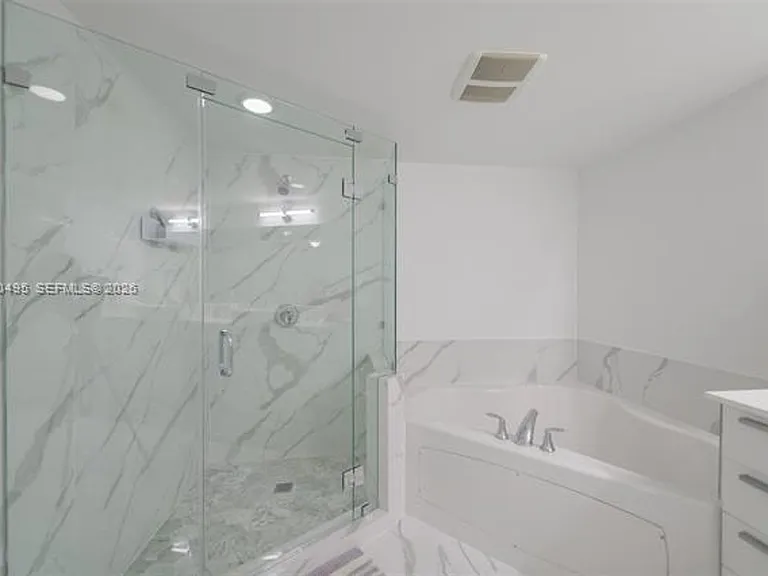 16699 Collins Ave #CU-2004 — Photo 12
