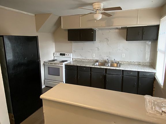 2nd image of 2303 N Louis St #2305