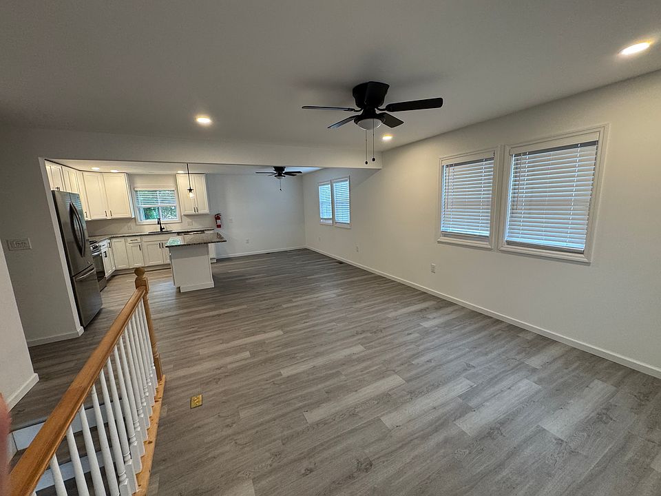 1st image of 836 Radio Rd