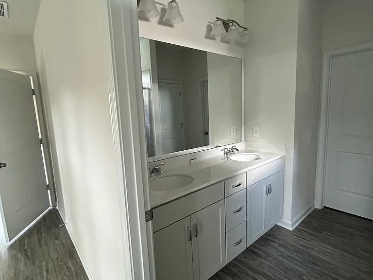 152 Marion Dr — Photo 8