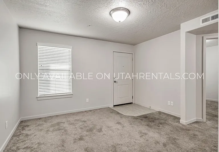 1080 W 965 N #203 — Photo 5