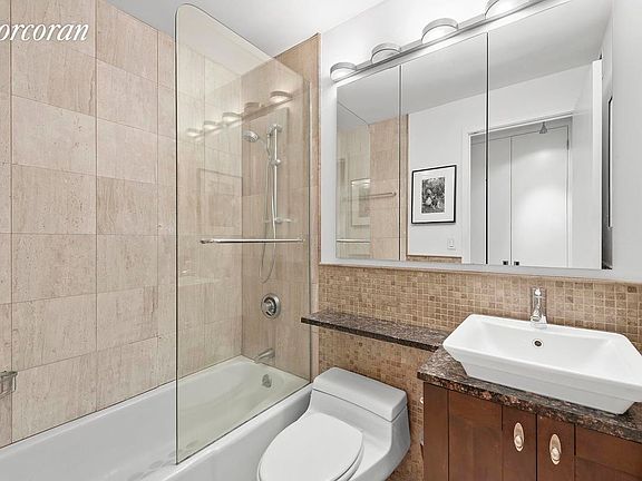 5th image of 350 W 50th St APT 14I