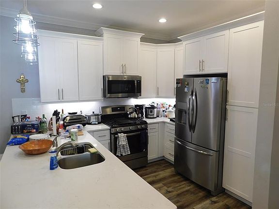5th image of 1029 Park Dr