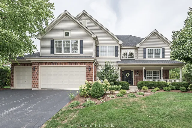 39W800 Benton Ln photo 1