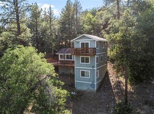 1207 Ridge Rd, Fawnskin, CA 92333
