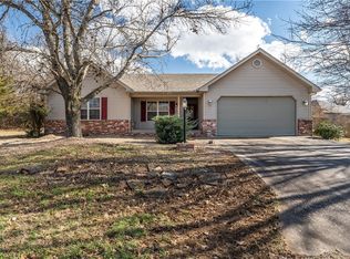 11 Ettington Dr, Bella Vista, AR 72714