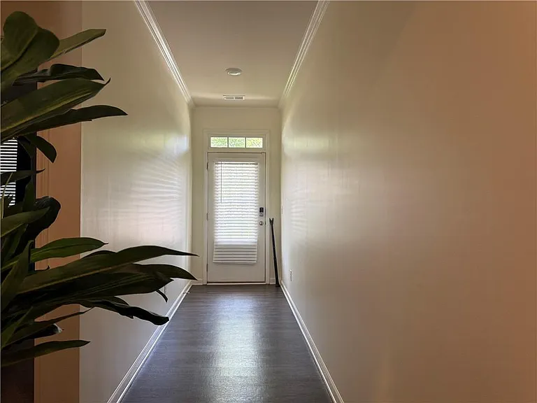 1083 Shadow Glen Dr — Photo 4