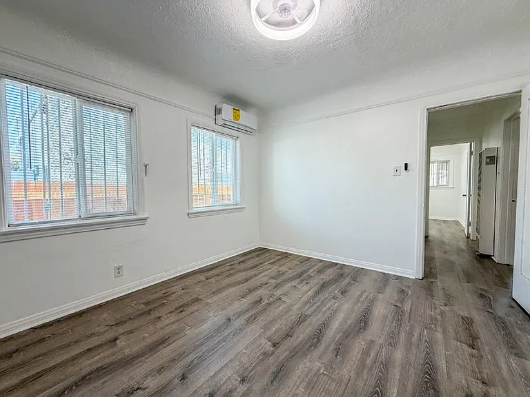 6765 Lemon Ave — Photo 49