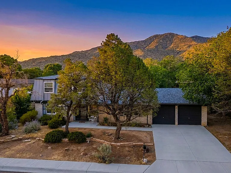 3008 Matador Dr NE — Photo 3