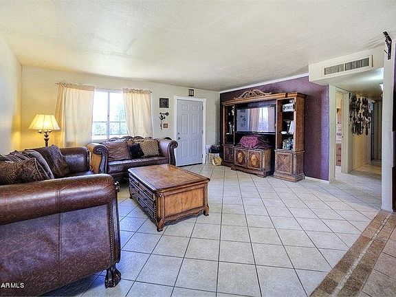 3rd image of 4212 W Wagon Wheel Dr