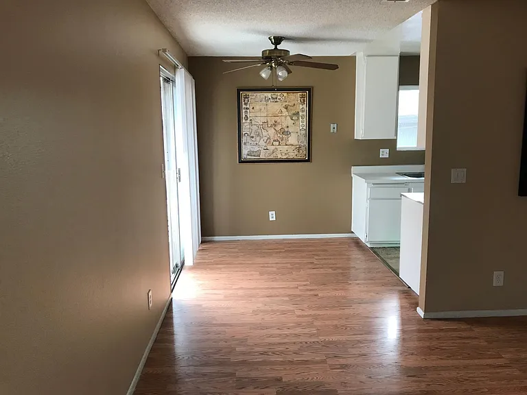 814 Jennifer Ln #C — Photo 3