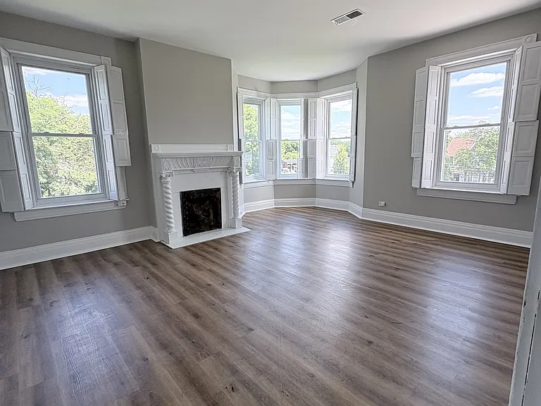 340 S Main St #3 — Photo 3