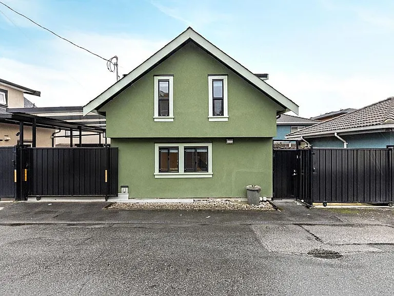 1477 E 61st Ave — Photo 3