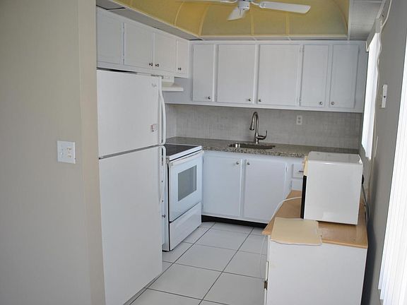 2nd image of 275 Bedford #K
