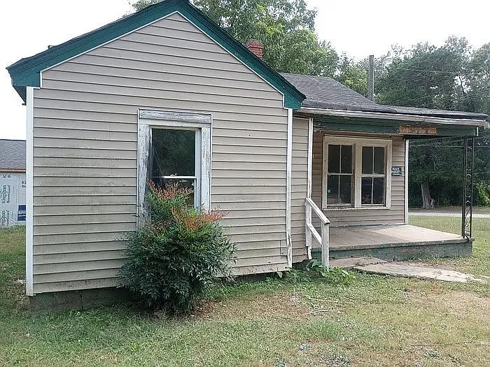 98 Camp Cir