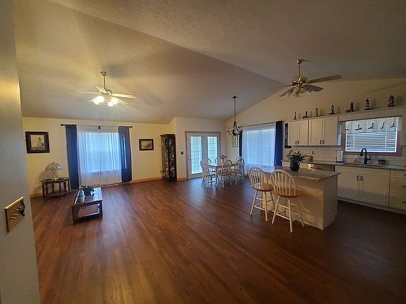 Kitchen, Dining, Livingroom