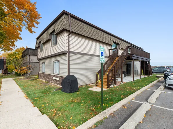 125 E Mill St APT 103, Wauconda, IL 60084