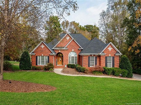 2nd image of 2110 Ferncliff Ln