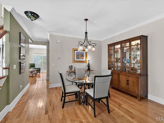 4th image of 297 McCullough Ave #A