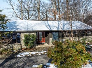 145 Maple Dr, New Holland, PA